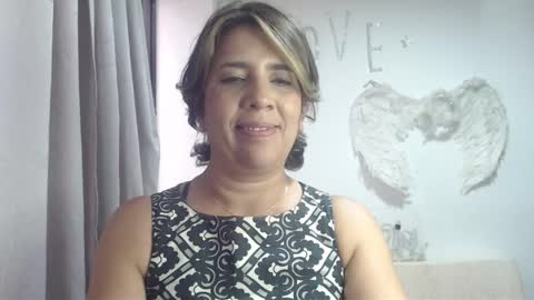Snapshot of victoria25_meester chatting on 09.19.25 Hi guys Im victoria Be the one who can control me in PVT online show from 09.19.25