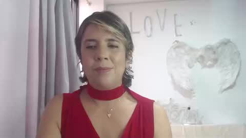 Snapshot of victoria25_meester chatting on 09.24.25 Hi guys Im victoria Be the one who can control me in PVT online show from 09.24.25
