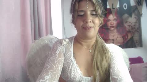 Hi guys   Im victoria  Be the one who can control me in PVT online show from 10.30.25
