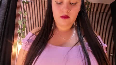 Snapshot of victoria__ponce chatting on 01.15.25 victorira online show from 01.15.25