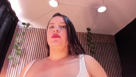 Snapshot of victoria__ponce chatting on 01.29.25 victorira online show from 01.29.25