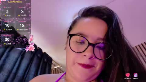 Snapshot of victoria__ponce chatting on 09.25.25 victorira online show from 09.25.25