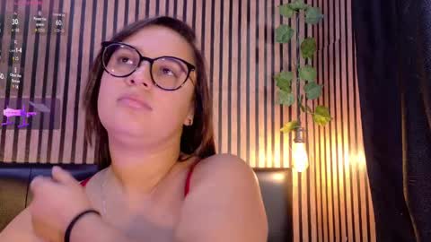 Snapshot of victoria__ponce chatting on 09.27.25 victorira online show from 09.27.25