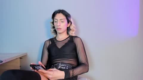 Victoria online show from 09.22.25