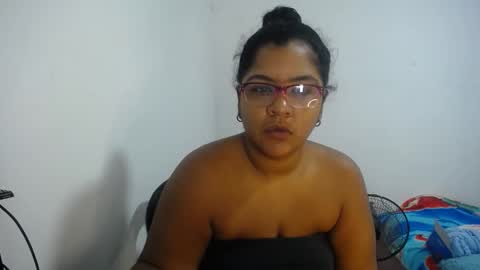 Snapshot of victoria_big1 chatting on 03.29.26 lut83 online show from 03.29.26