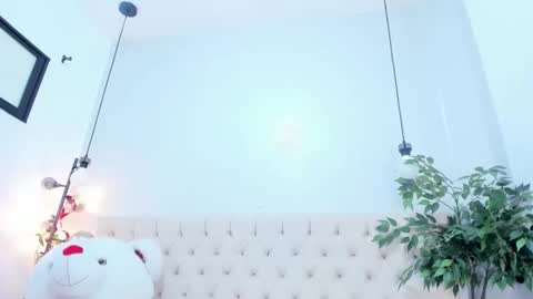 Victoria online show from 05.22.26
