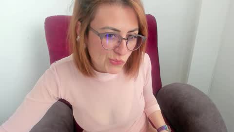 Snapshot of victoria_fallon chatting on 09.08.25 VICTORIA online show from 09.08.25