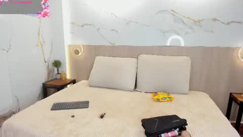 Snapshot of victoria_hokings chatting on 06.19.26 Victoria H online show from 06.19.26