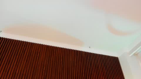  Victoria Lozano  online show from 01.27.25