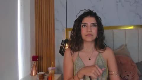  Victoria Lozano  online show from 01.28.25