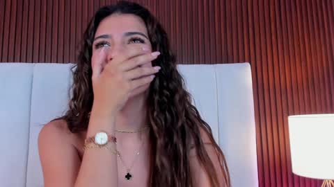  Victoria Lozano  online show from 01.30.25