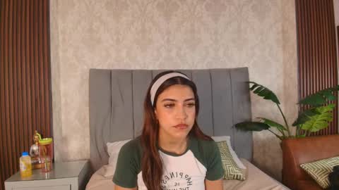  Victoria Lozano  online show from 02.27.25