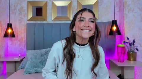  Victoria Lozano  online show from 02.28.25