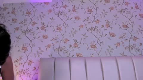  Victoria Lozano  online show from 03.07.25