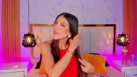  Victoria Lozano  online show from 03.10.25