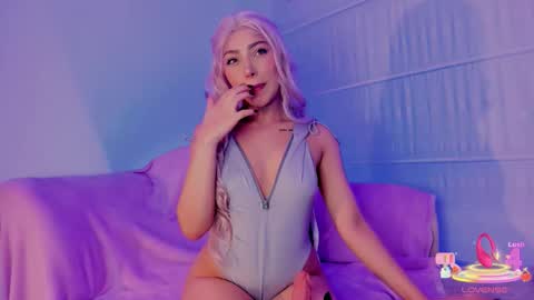 Victoria Laurent online show from 10.30.25