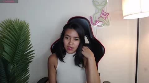 Victoria Lens online show from 03.25.26