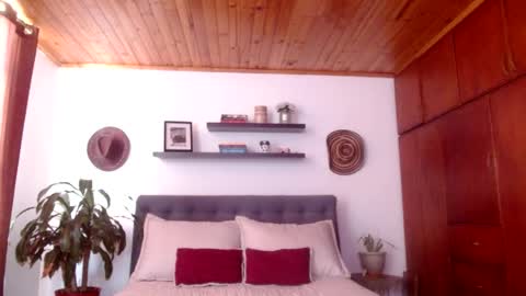 VICTORIA MARTELO online show from 04.08.26