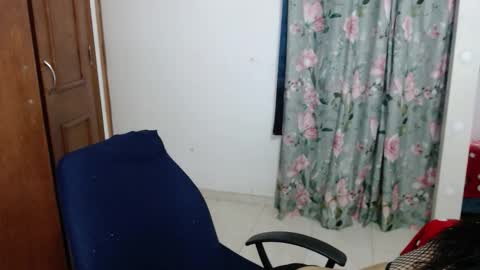 Snapshot of victoria_milf06 chatting on 11.29.25 victoria online show from 11.29.25