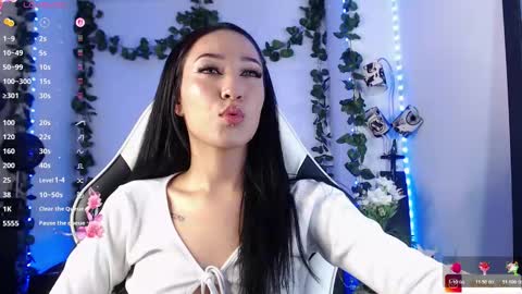 Victoria  online show from 11.05.25