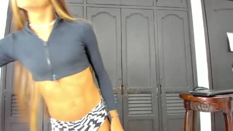 Snapshot of victoria_sweets_ chatting on 01.19.25 victoria_sweets_ online show from 01.19.25