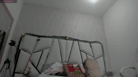 Victoria Sofia online show from 12.17.25