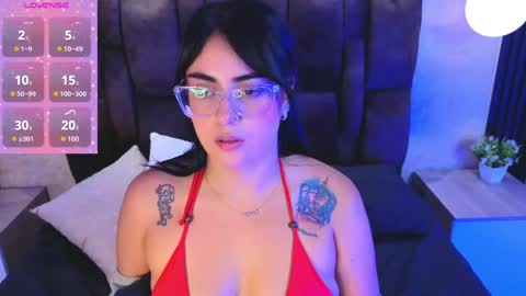 Snapshot of victoriaandrade chatting on 05.12.26 Victoria Andrade online show from 05.12.26
