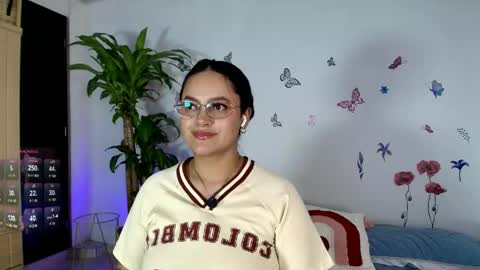 Snapshot of victoriablack_ chatting on 05.17.26 Victoria online show from 05.17.26