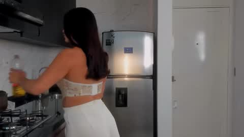 Vcitoria online show from 12.15.25