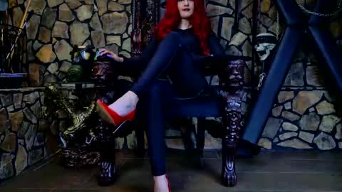 Victoria Heller online show from 10.10.25