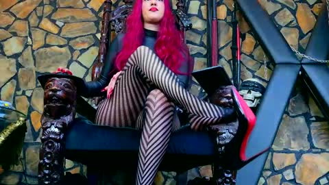 Victoria Heller online show from 04.28.26