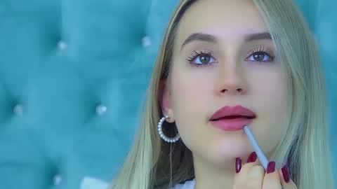 Snapshot of victoriahopson chatting on 10.05.25 Victoria online show from 10.05.25