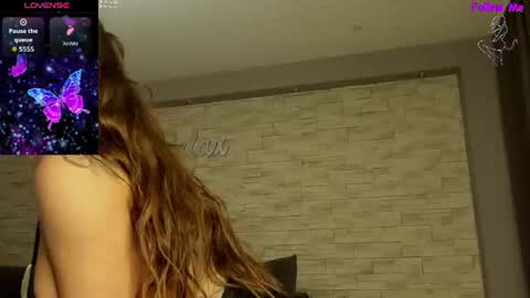 Snapshot of victoriamazze chatting on 07.25.26 Victoria online show from 07.25.26