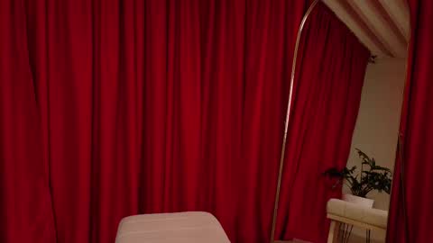 VictoriaNova online show from 03.05.26