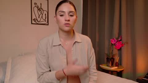 VictoriaNova online show from 06.03.26