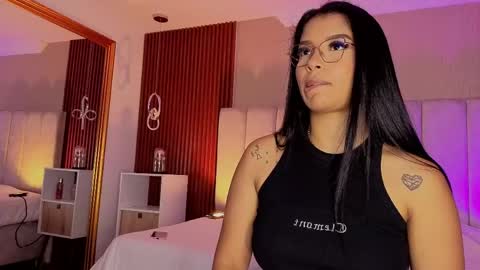 Maria Victoria online show from 05.23.26