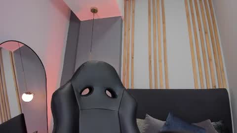 Snapshot of victoriia_vixen chatting on 07.16.26 Victoria Vixen online show from 07.16.26