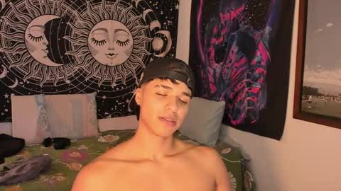 Snapshot of victorino_jhonson chatting on 12.27.24 Victorino Jhonson online show from 12.27.24