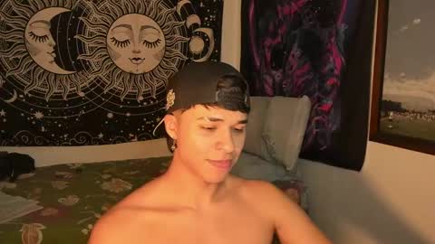 Snapshot of victorino_jhonson chatting on 12.29.24 Victorino Jhonson online show from 12.29.24