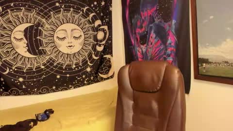 Snapshot of victorino_jhonson chatting on 11.25.25 Victorino Jhonson online show from 11.25.25