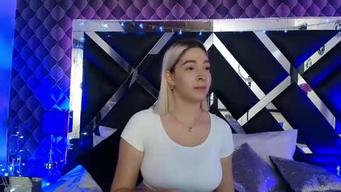 victtoria lee online show from 04.28.26