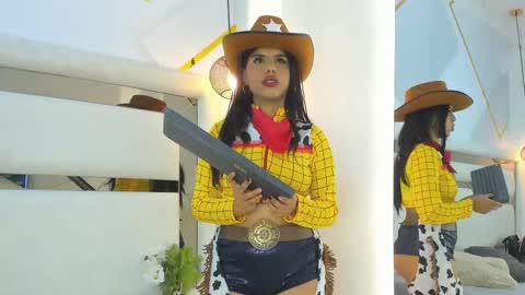 Snapshot of viic_stonee chatting on 10.31.25 Viic online show from 10.31.25