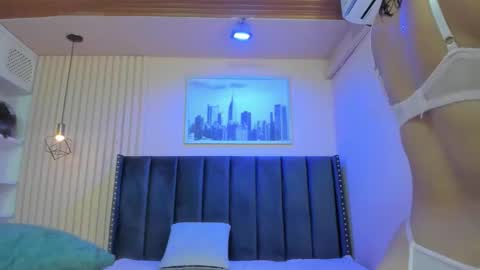 Viiolett online show from 03.17.26