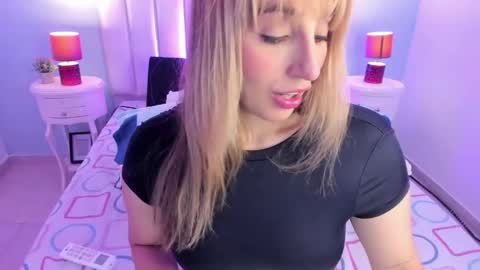 Snapshot of viiooleet chatting on 05.04.26 Violet online show from 05.04.26