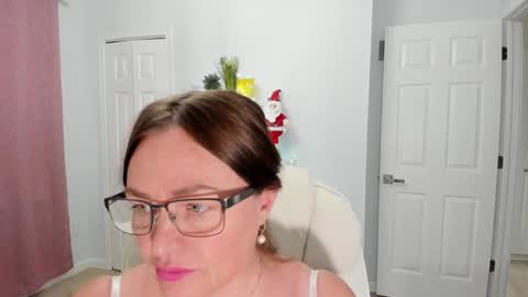 Snapshot of vika7333 chatting on 12.02.24 Ukrainian-woman online show from 12.02.24