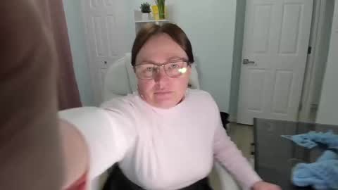 Snapshot of vika7333 chatting on 02.12.25 Ukrainian-woman online show from 02.12.25