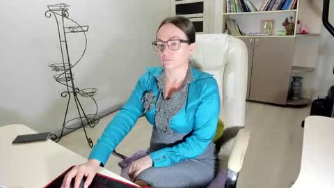 Snapshot of vika7333 chatting on 11.14.25 Ukrainian-woman online show from 11.14.25