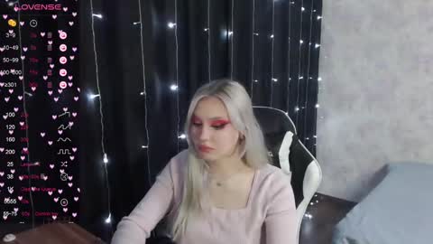 Snapshot of vikapowers chatting on 01.15.25 vikapowers online show from 01.15.25