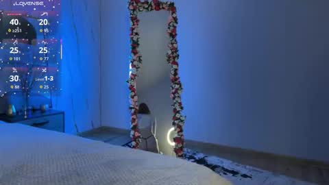 Vikky online show from 11.14.25