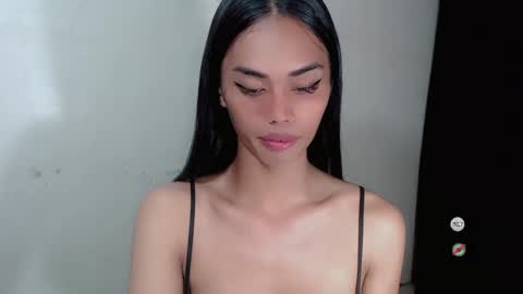 Snapshot of vikkylustfull chatting on 02.04.25 vikkylustfull online show from 02.04.25